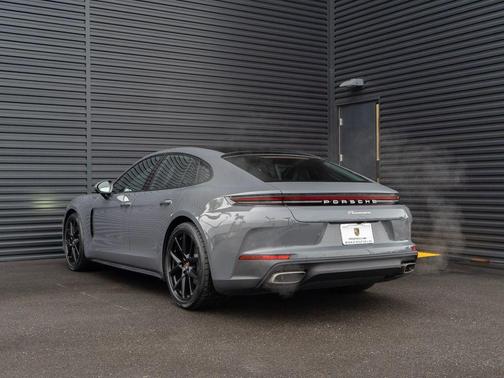 2026 Porsche Panamera 