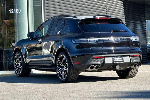 Jet Black 2026 Porsche Macan Macan