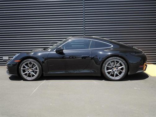 2025 Porsche 911 Carrera