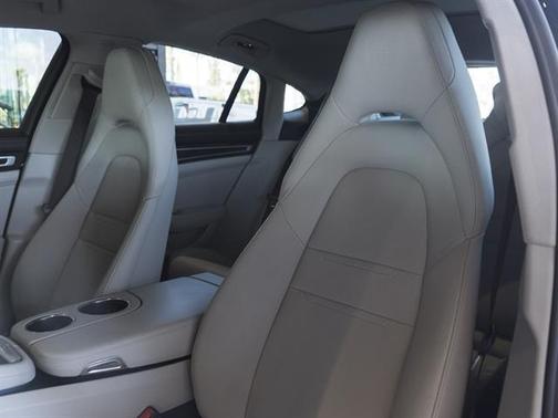 2023 Porsche Panamera 4 Platinum Edition