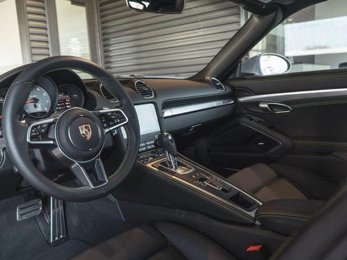 2025 Porsche 718 Boxster S