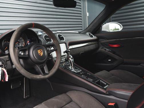 2021 Porsche 718 Cayman GT4