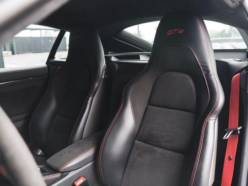 2021 Porsche 718 Cayman GT4