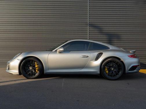 2017 Porsche 911 Turbo S