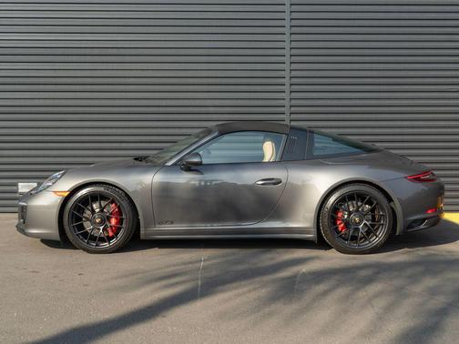 2017 Porsche 911 Targa 4 GTS