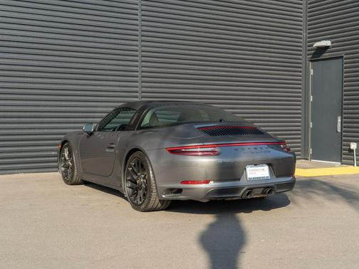 2017 Porsche 911 Targa 4 GTS