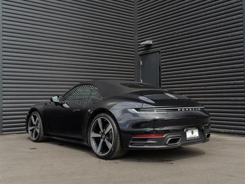 2021 Porsche 911 Carrera