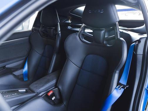 2025 Porsche 718 Cayman GT4 RS