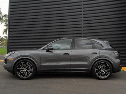 2024 Porsche Cayenne AWD