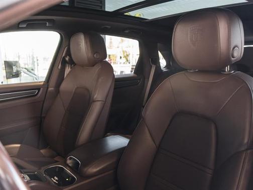 2023 Porsche Cayenne S