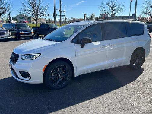 2026 Chrysler Pacifica Limited