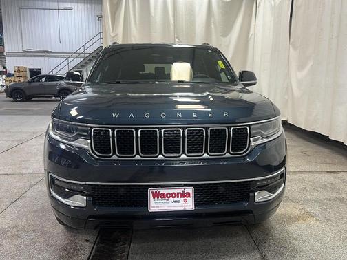 2023 Jeep Wagoneer Base