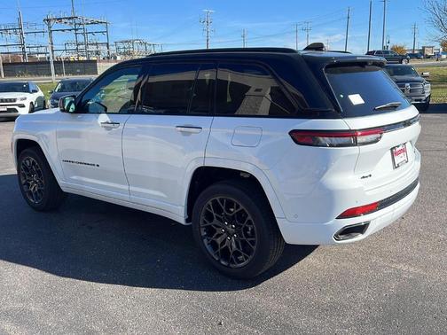 2025 Jeep Grand Cherokee Summit