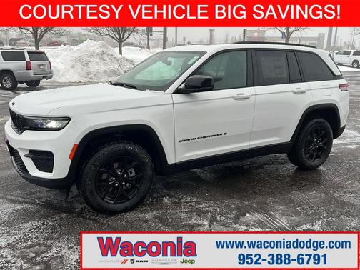Bright White Clearcoat 2025 Jeep Grand Cherokee Laredo