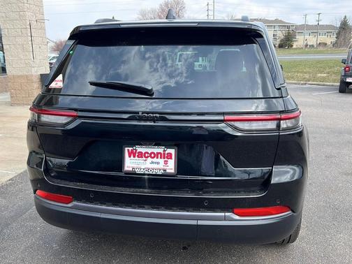 Diamond Black 2026 Jeep Grand Cherokee Limited