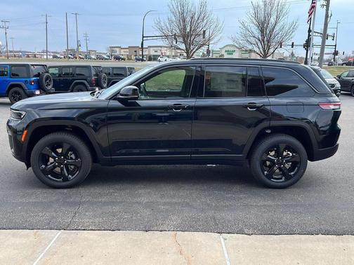Diamond Black 2026 Jeep Grand Cherokee Limited