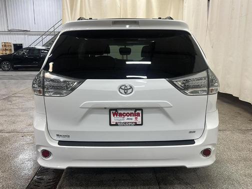 2017 Toyota Sienna SE Premium