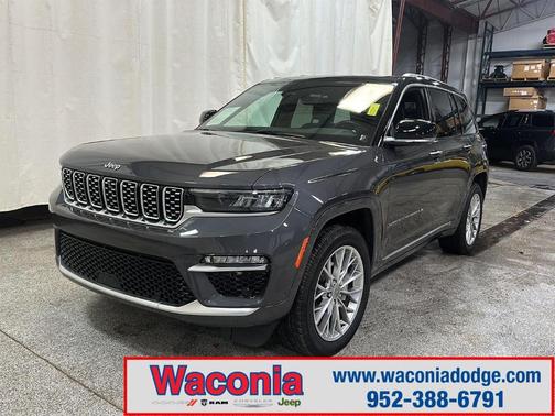 2022 Jeep Grand Cherokee Summit