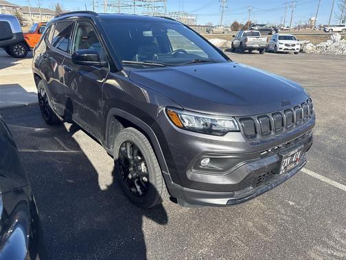Granite Crystal Clearcoat Metallic 2022 Jeep Compass Altitude