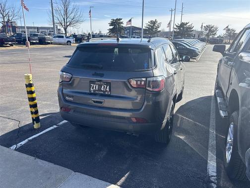 Granite Crystal Clearcoat Metallic 2022 Jeep Compass Altitude