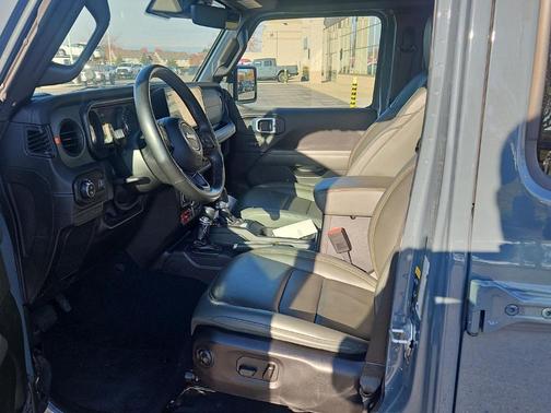 2024 Jeep Gladiator Mojave X