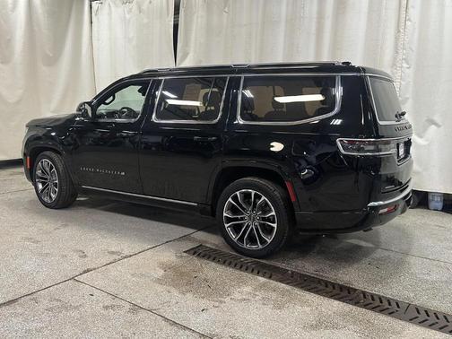 2022 Jeep Grand Wagoneer Series III