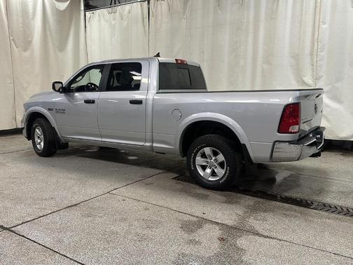 Bright Silver Clearcoat Metallic 2016 RAM 1500 SLT