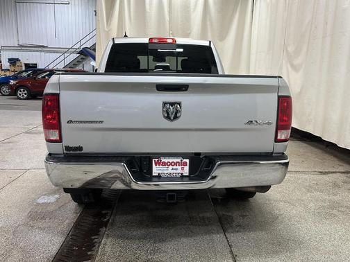 Bright Silver Clearcoat Metallic 2016 RAM 1500 SLT