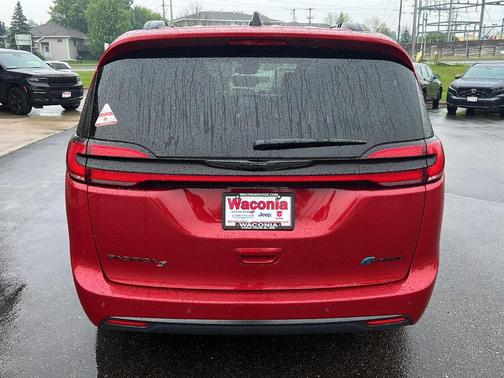 2025 Chrysler Pacifica Hybrid Select
