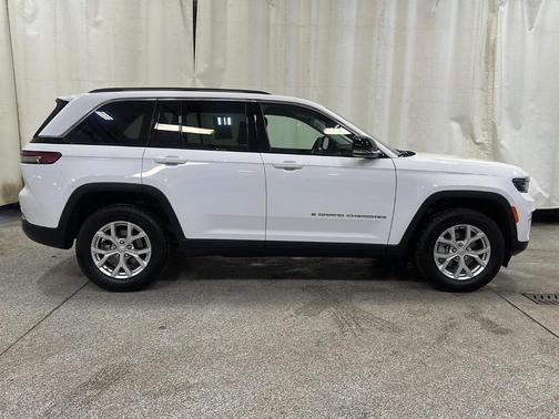 Bright White Clearcoat 2023 Jeep Grand Cherokee Limited