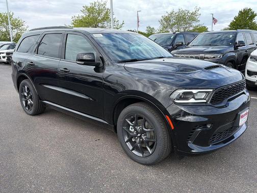 DB Black Clearcoat 2026 Dodge Durango GT Plus HEMI V8