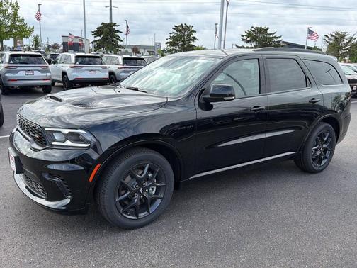 DB Black Clearcoat 2026 Dodge Durango GT Plus HEMI V8