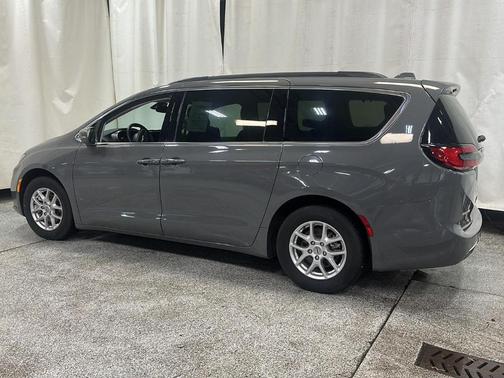 2022 Chrysler Pacifica Touring-L