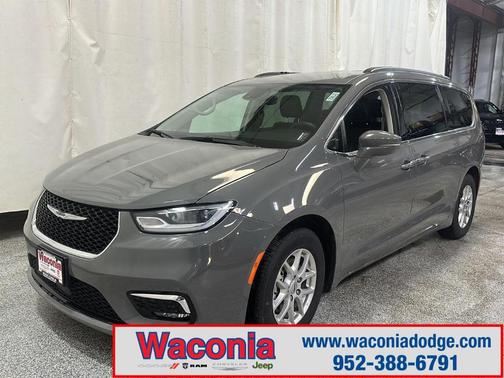 2022 Chrysler Pacifica Touring-L