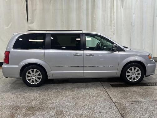 2012 Chrysler Town & Country Touring-L