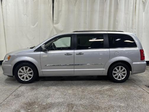 2012 Chrysler Town & Country Touring-L