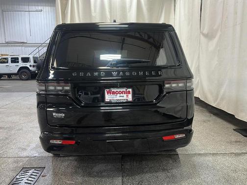 2022 Jeep Grand Wagoneer Series II
