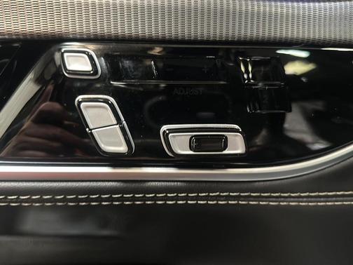 2022 Jeep Grand Wagoneer Series II