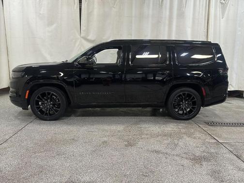 2022 Jeep Grand Wagoneer Series II