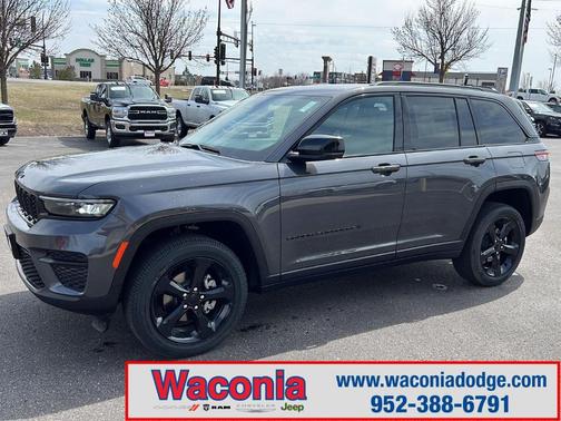 2025 Jeep Grand Cherokee Laredo