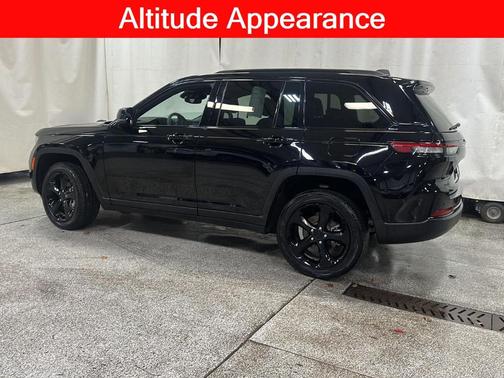 2023 Jeep Grand Cherokee Altitude