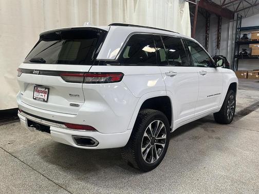 2022 Jeep Grand Cherokee Overland