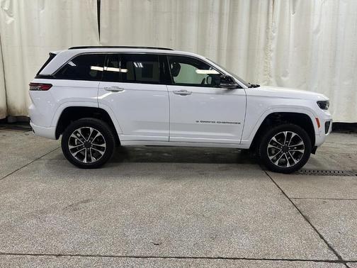 2022 Jeep Grand Cherokee Overland