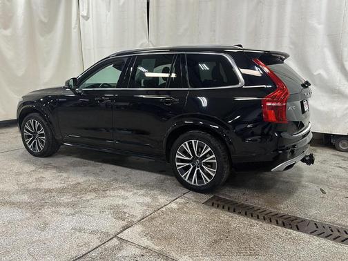 2020 Volvo XC90 T6 Momentum 7 Passenger