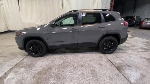 2023 Jeep Cherokee Altitude Lux