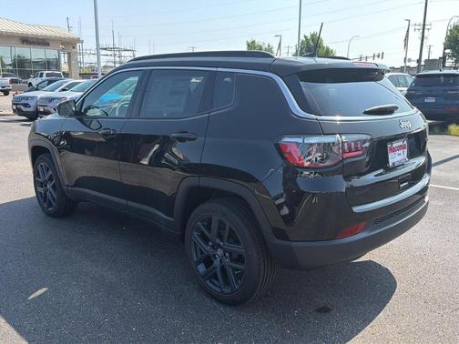 Diamond Black 2026 Jeep Compass Latitude