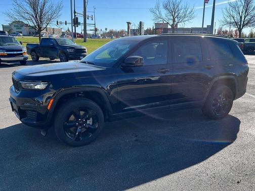 2025 Jeep Grand Cherokee L Laredo