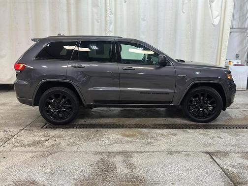 2017 Jeep Grand Cherokee Altitude