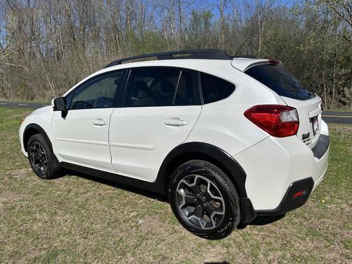 Satin White Pearl 2013 Subaru XV Crosstrek 2.0i Premium