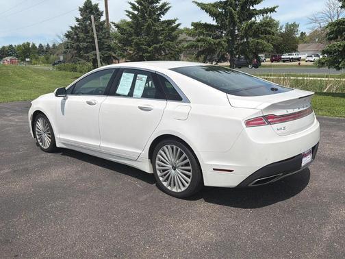 White Platinum Tri-Coat Metallic 2017 Lincoln MKZ Reserve